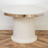 MASUTA ALB & ARGINTIU DE CAFEA ROTUNDA CU RIFLAJE, 70x70x50cm